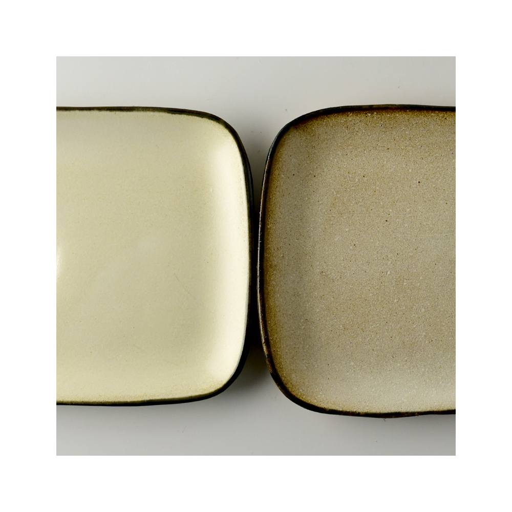 焼成具合により色幅がでます