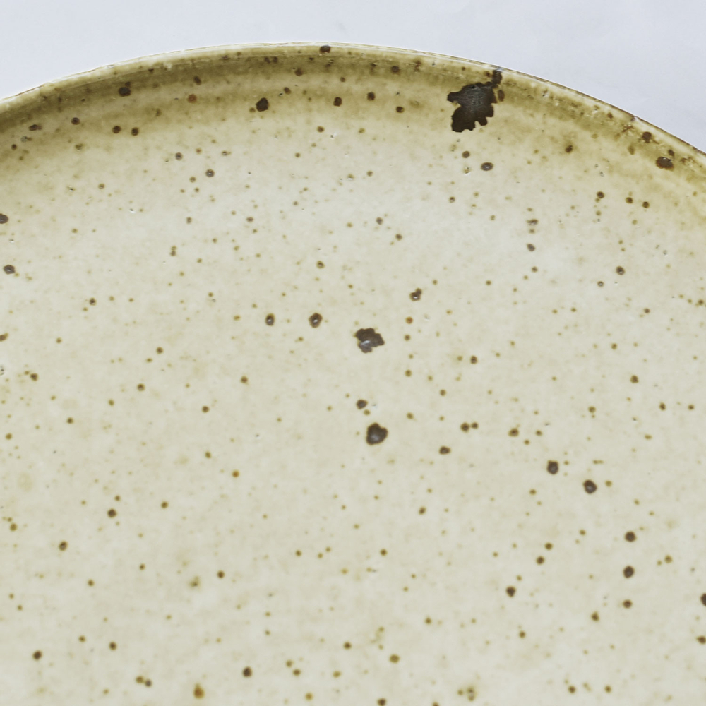 大きな鉄粉が出現することがあります