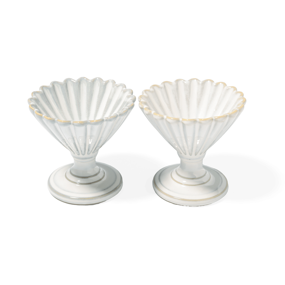 釉薬の特性で、グレー色が強く出る場合があります。